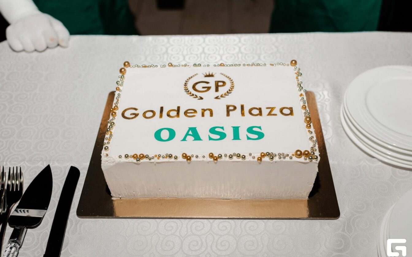 Торт в честь открытия шатра Oasis